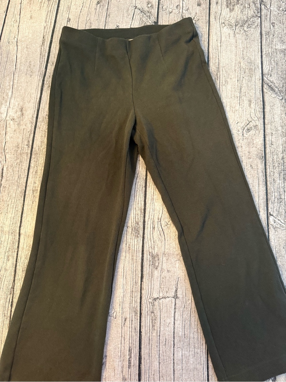 Women’s Olive Green Stretch pull-on Pants. Size M